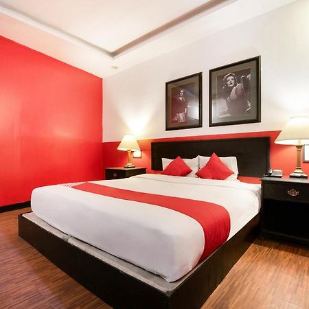 Oyo 432 Diamondwood Hotel アンヘレス エクステリア 写真